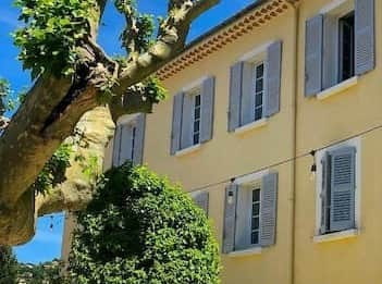 Stay at the Hôtel du Parc - Provence - France